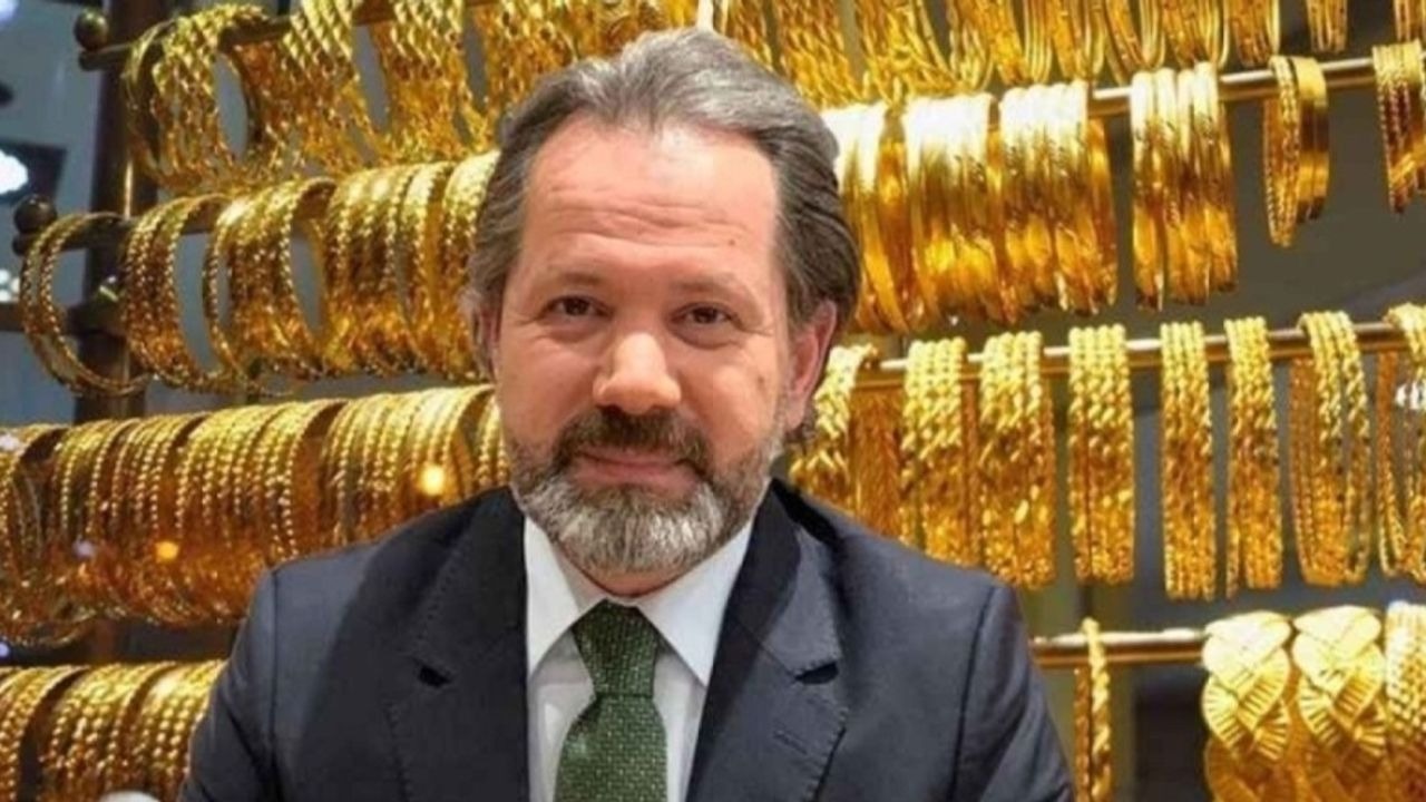 Altın ve Para Piyasaları Uzmanı İslam Memiş, “Merkez Bankası altın alıyor” iddialarını değerlendirerek bu alımların zaten 5 yıldır düzenli olarak sürdüğünü ifade etti. “Ben özellikle yatırımcılara her zaman şunu sordum: Arkadaşlar ne oldu? Savaş mı var? Yok. Herhangi bir ekonomik problem mi var? Yok. Peki neymiş? Merkez bankaları altın alımı yapıyormuş. 5 yıldan beri alıyor. Her ay düzenli olarak zaten yazıyoruz kimin ne kadar altın aldığını.” Dedi.