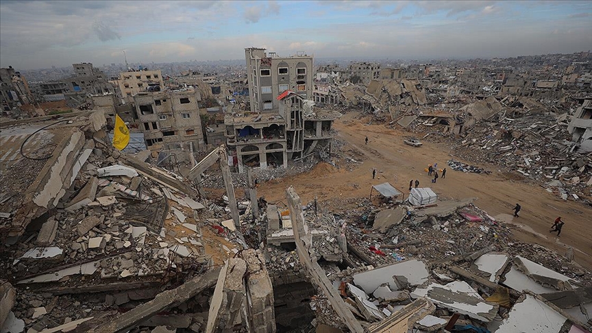 Talimatın ardından İsrail ordusu, Gazze Şeridi’ne en az 3 hava saldırısı düzenledi.