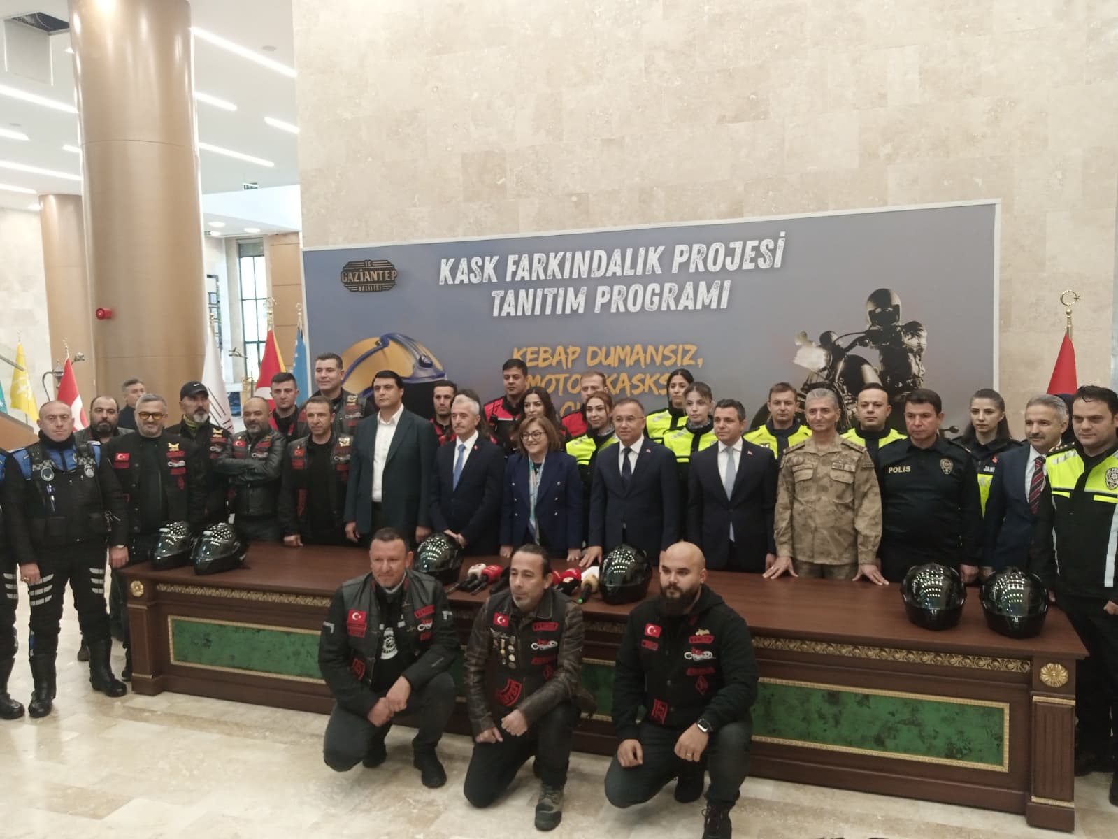 81E93280 4Ae4 4B7C B423 8D9Ddb4Fb278