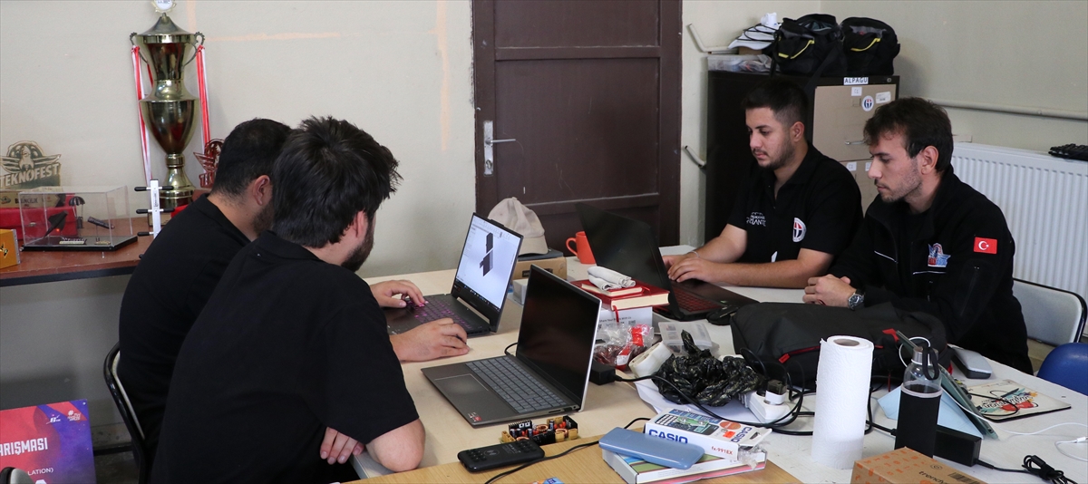 A A 20251103 39599734 39599724 G A Z I A N T E P U N I V E R S I T E S I O G R E N C I L E R I N I N H E D E F I N A S A N I N M O D E L U Y D U Y A R I S M A S I