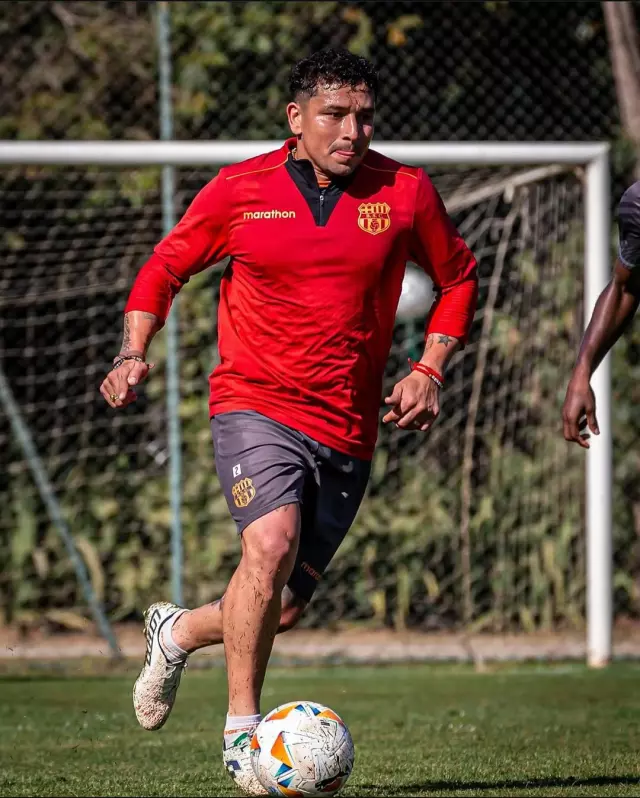 33 Yasindaki Futbolcu Sokak Ortasinda Cinayete 19367456 8131 M