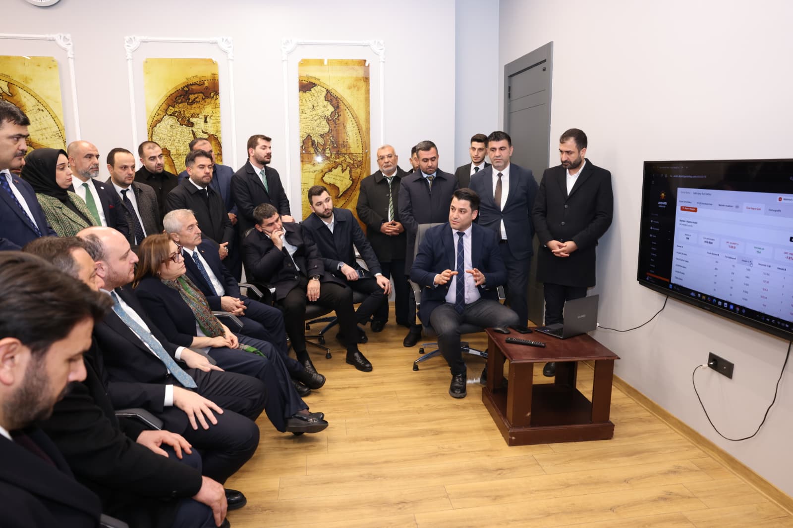 G9 Hvf E U X0 A A Dy2P