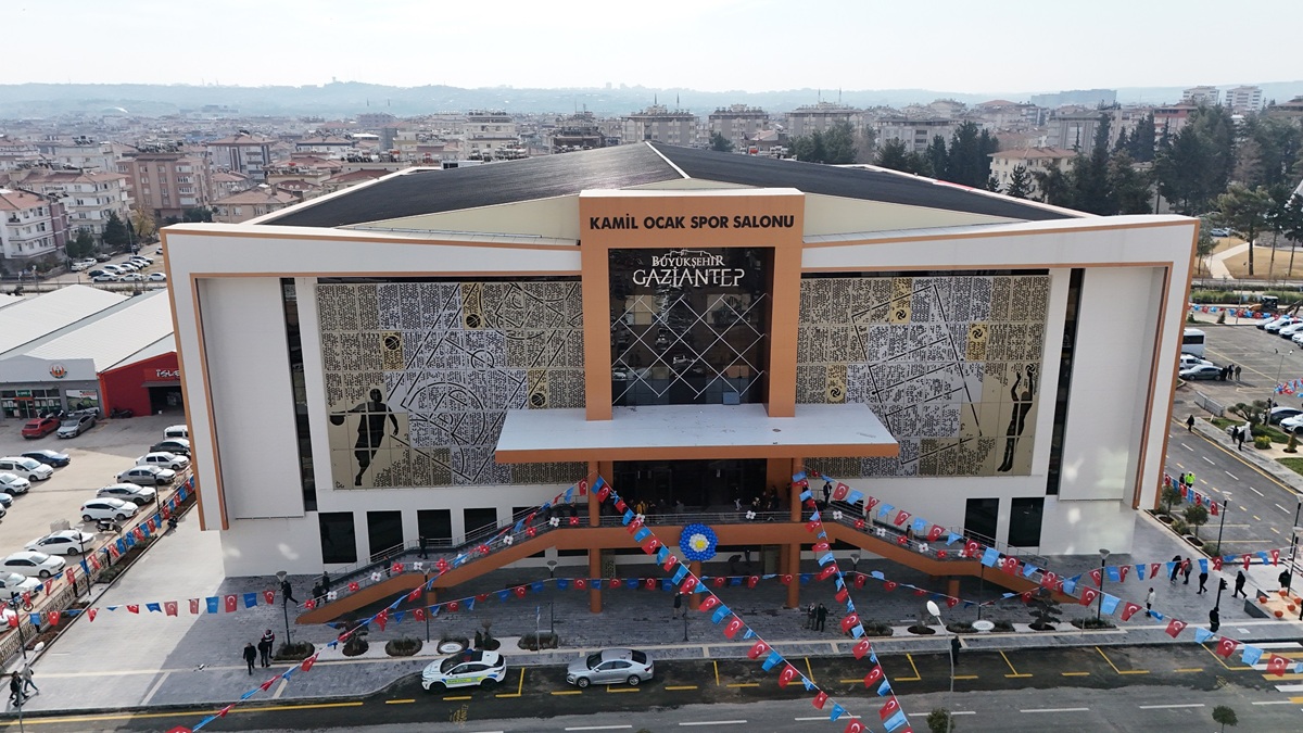 Gazi̇ Şehi̇r, Uluslararasi Standartlara Uygun Yeni̇ Spor Salonuna Kavuştu (1)