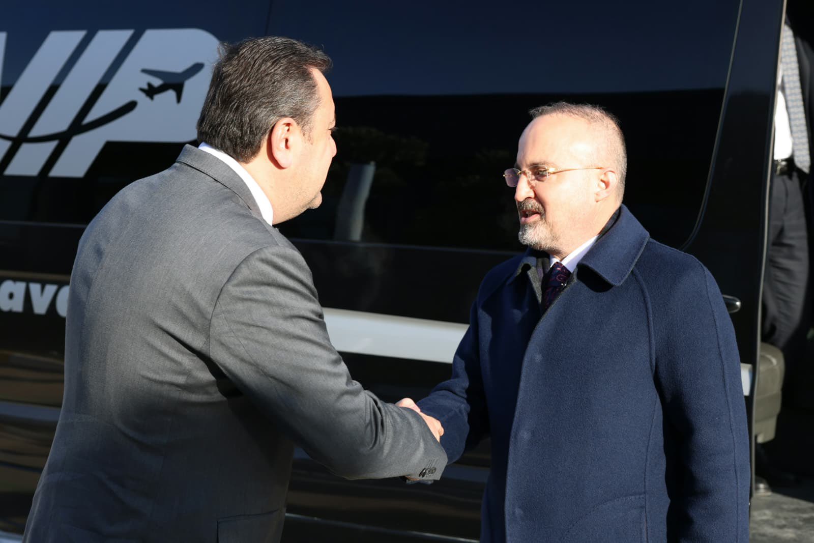 G L U R W I X Q A A E U D R