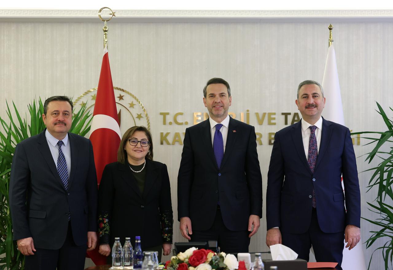 G Y Jm S P Xw A A8Q3