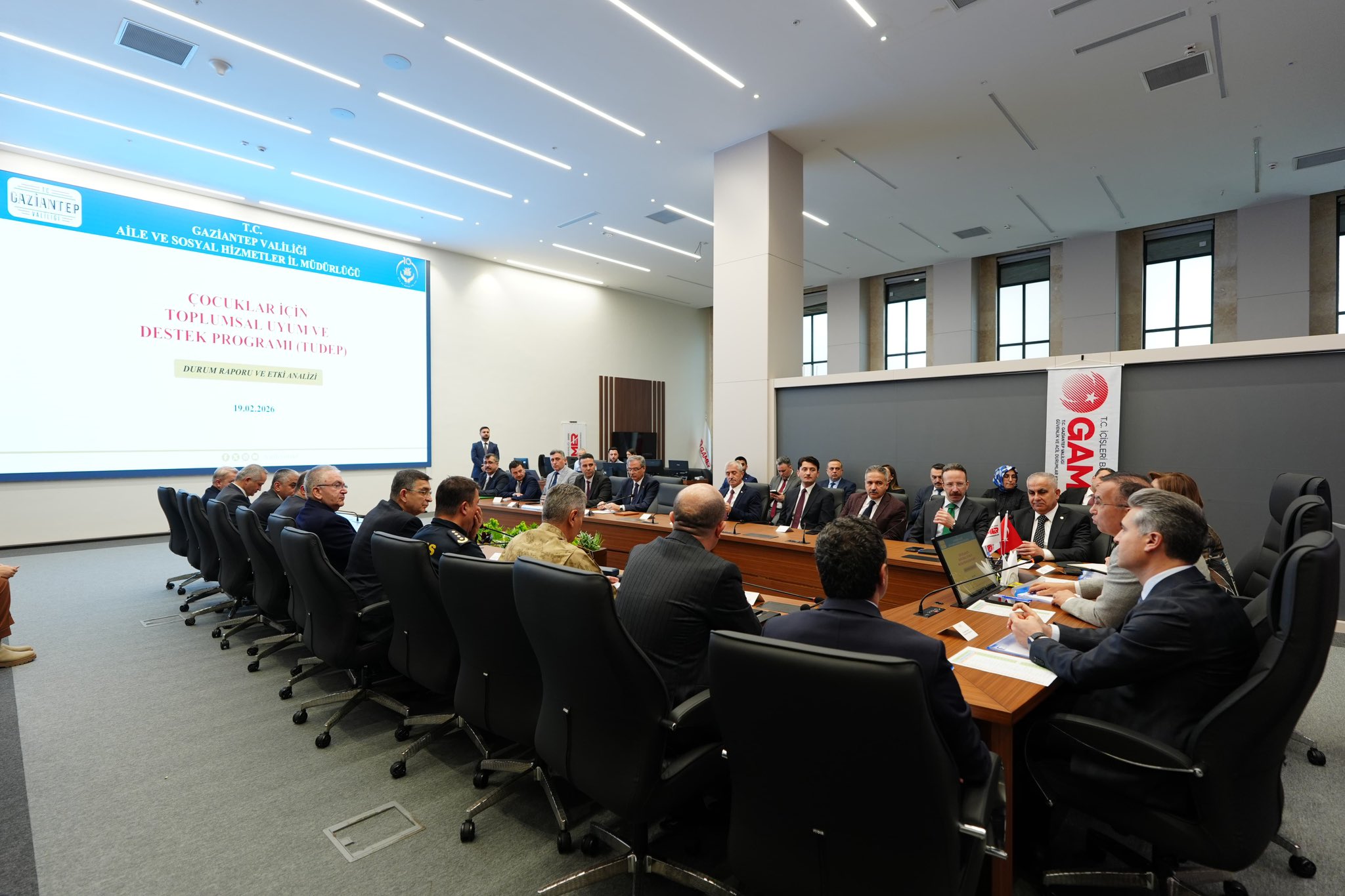 H Bhk8T M W0 A A K Fl W