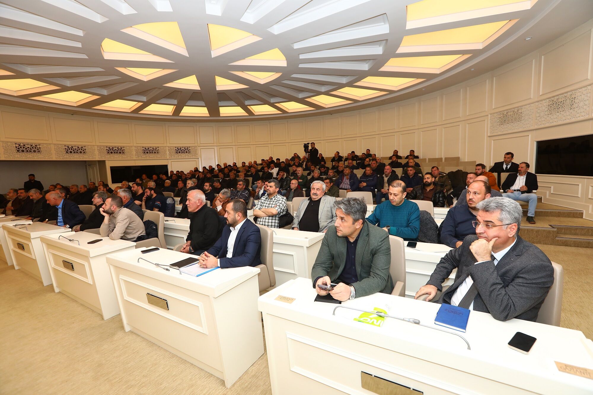 Gazi̇antep Büyükşehi̇r Sebze Hali̇ İçi̇n İsti̇şare Toplantisi Yapildi (2)