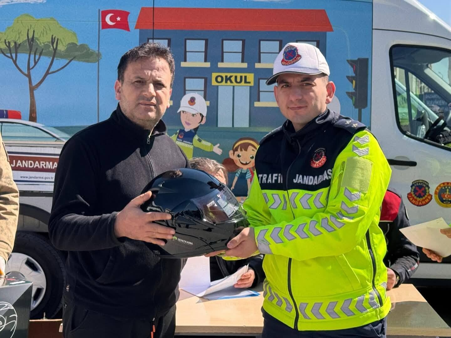 663289301 1387156130111983 8622750388077241623 N