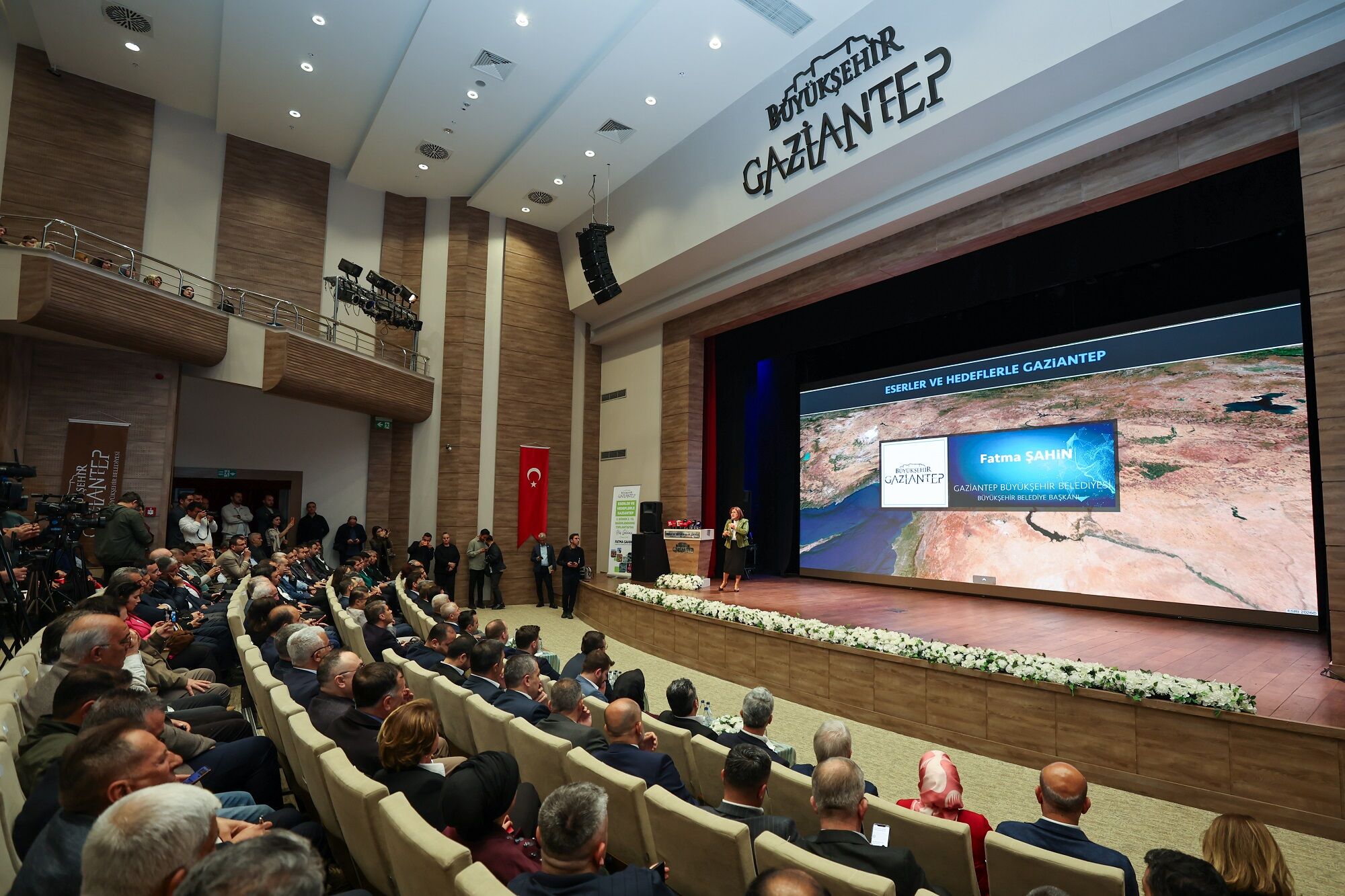 Gazi̇antep Büyükşehi̇r’i̇n Eserleri̇ Ve Hedefleri̇ Basin Lansmaninda Anlatildi (5)