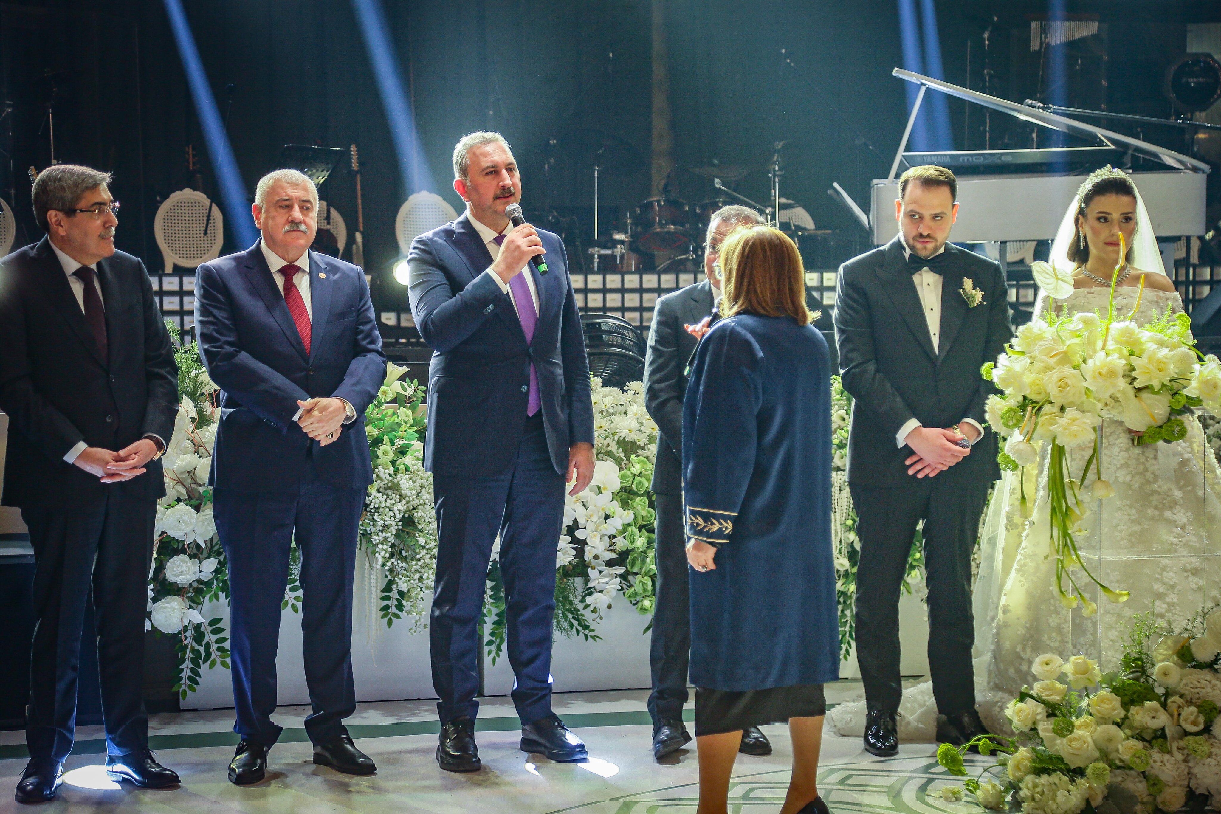 H Gsk D H9 W U A A3B Mk