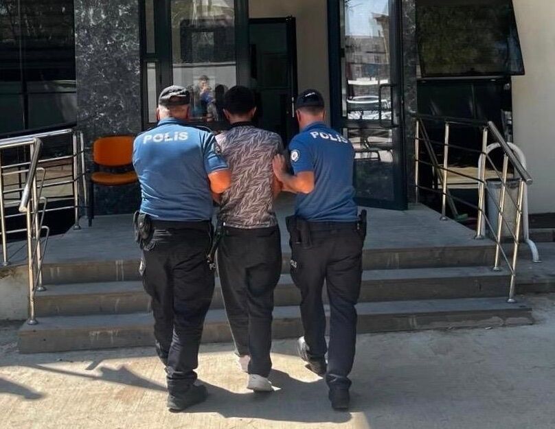 Gaziantep’te silah taciri yakalandı!