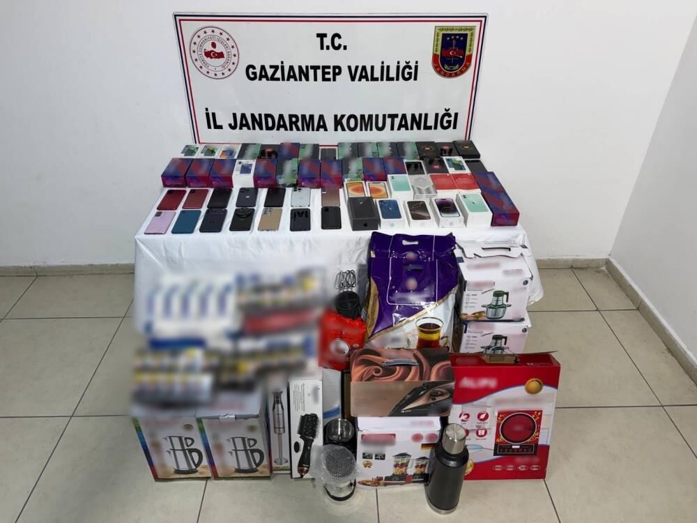 Gaziantep'te kaçakçılara darbe! Milyonlarca liralık ürün ele geçirildi