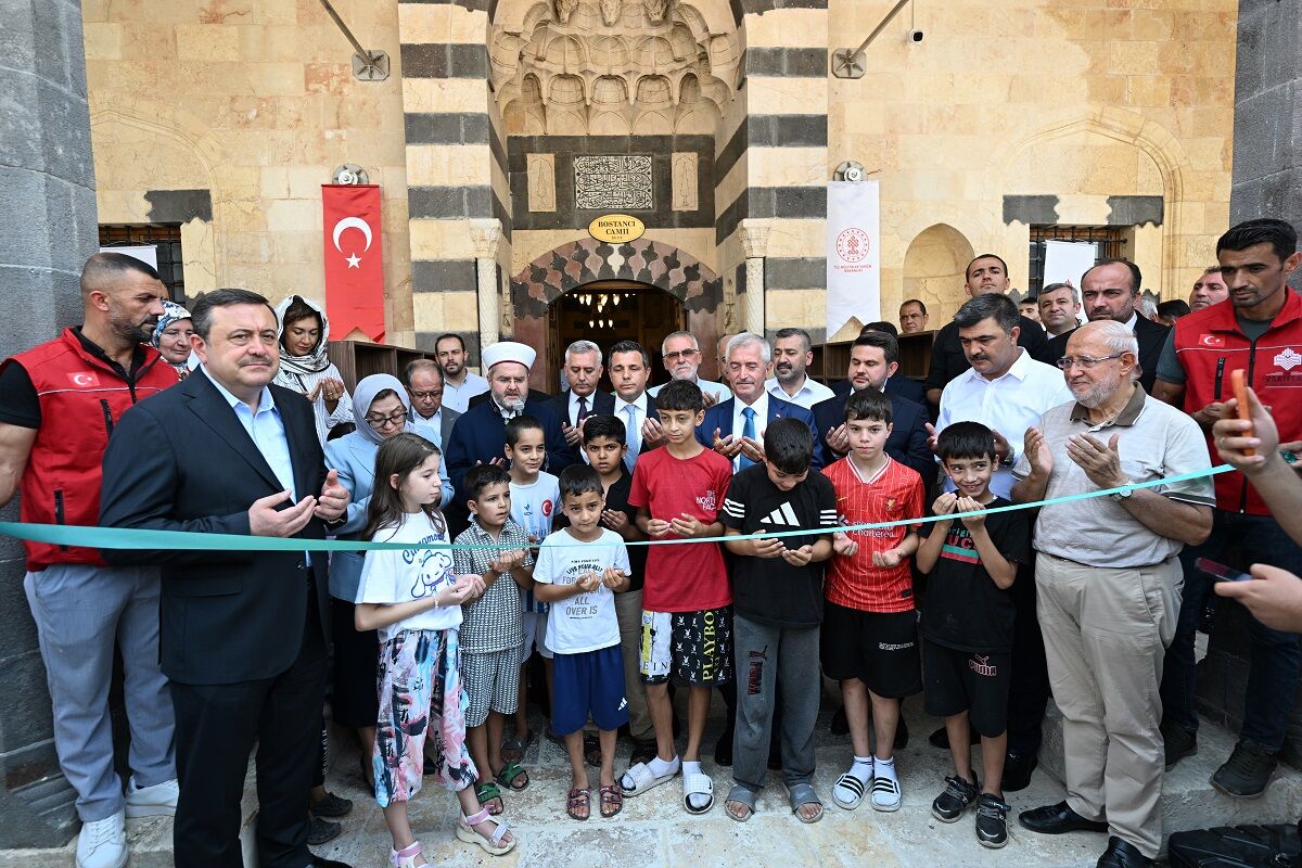 Gaziantep'te depremde ağır hasar görmüştü! Bostancı Camii ibadete açıldı