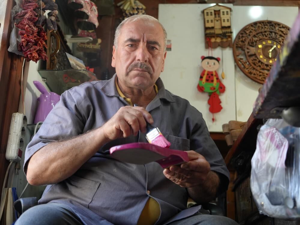 Gaziantepli usta, unutulmaya yüz tutan mesleğini yaşatıyor