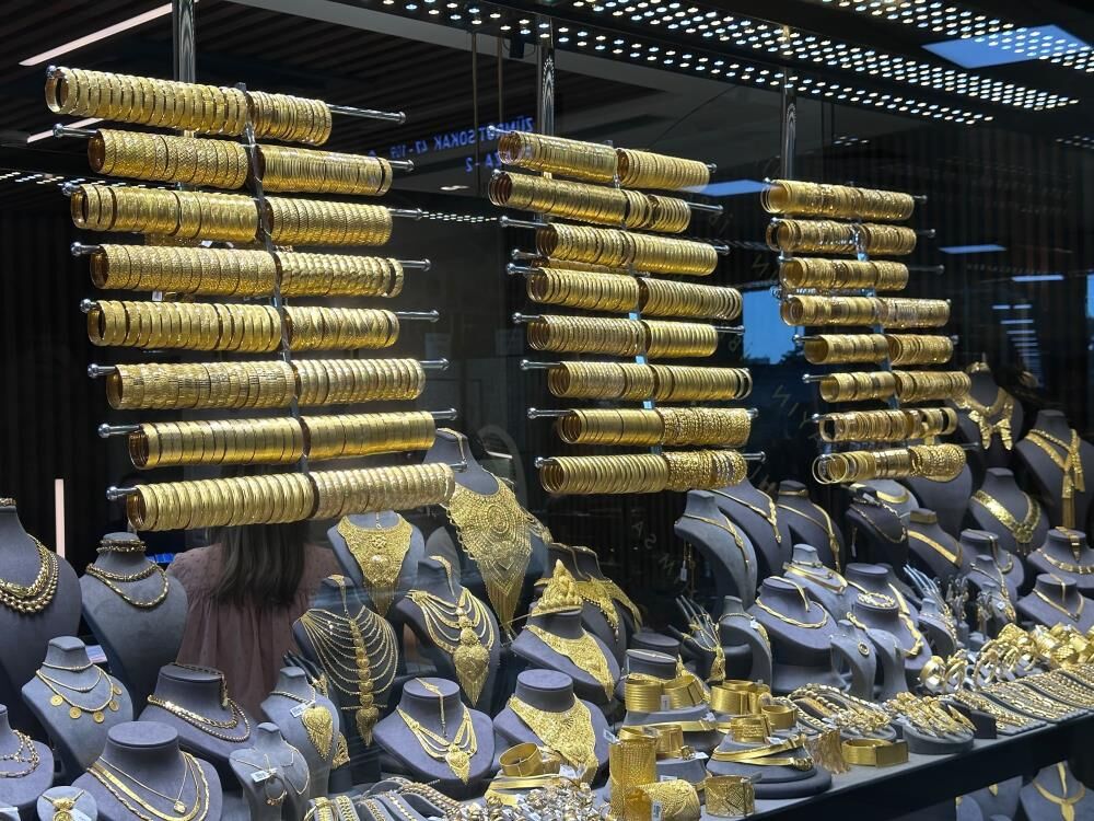 Yatırımcıları sevindiren haber! Altında 4 ay sonra tarihi zirve: Gram altın 7 bin TL barajını aştı