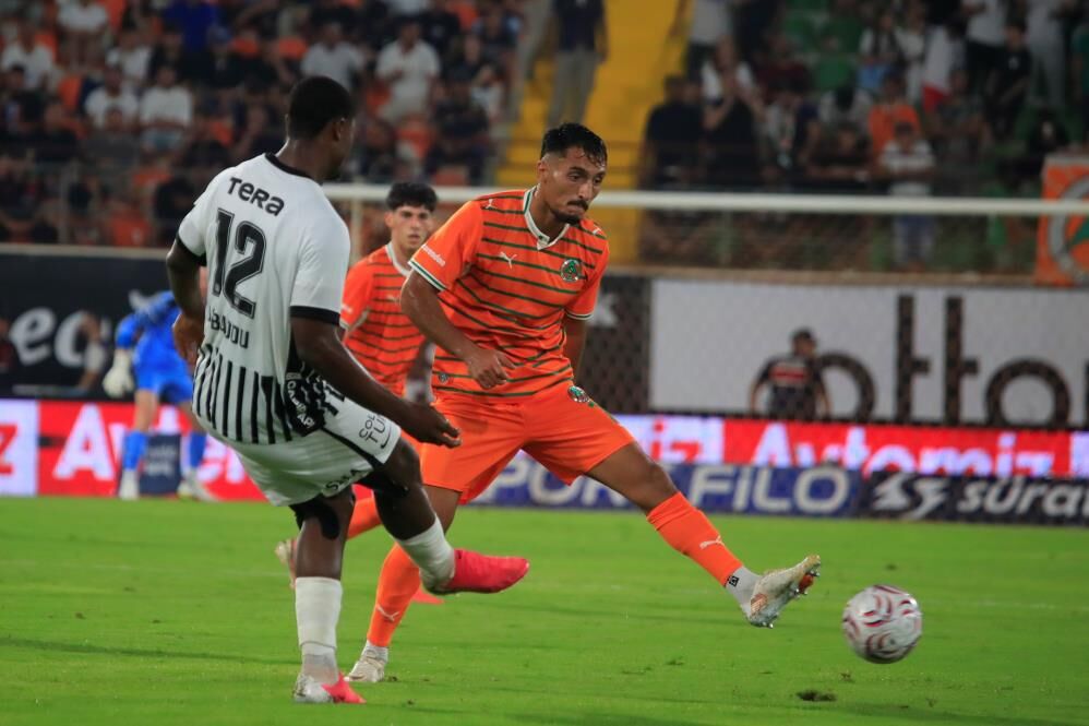 Alanyaspor: 1 - Beşiktaş: 0 (Maç Özeti)