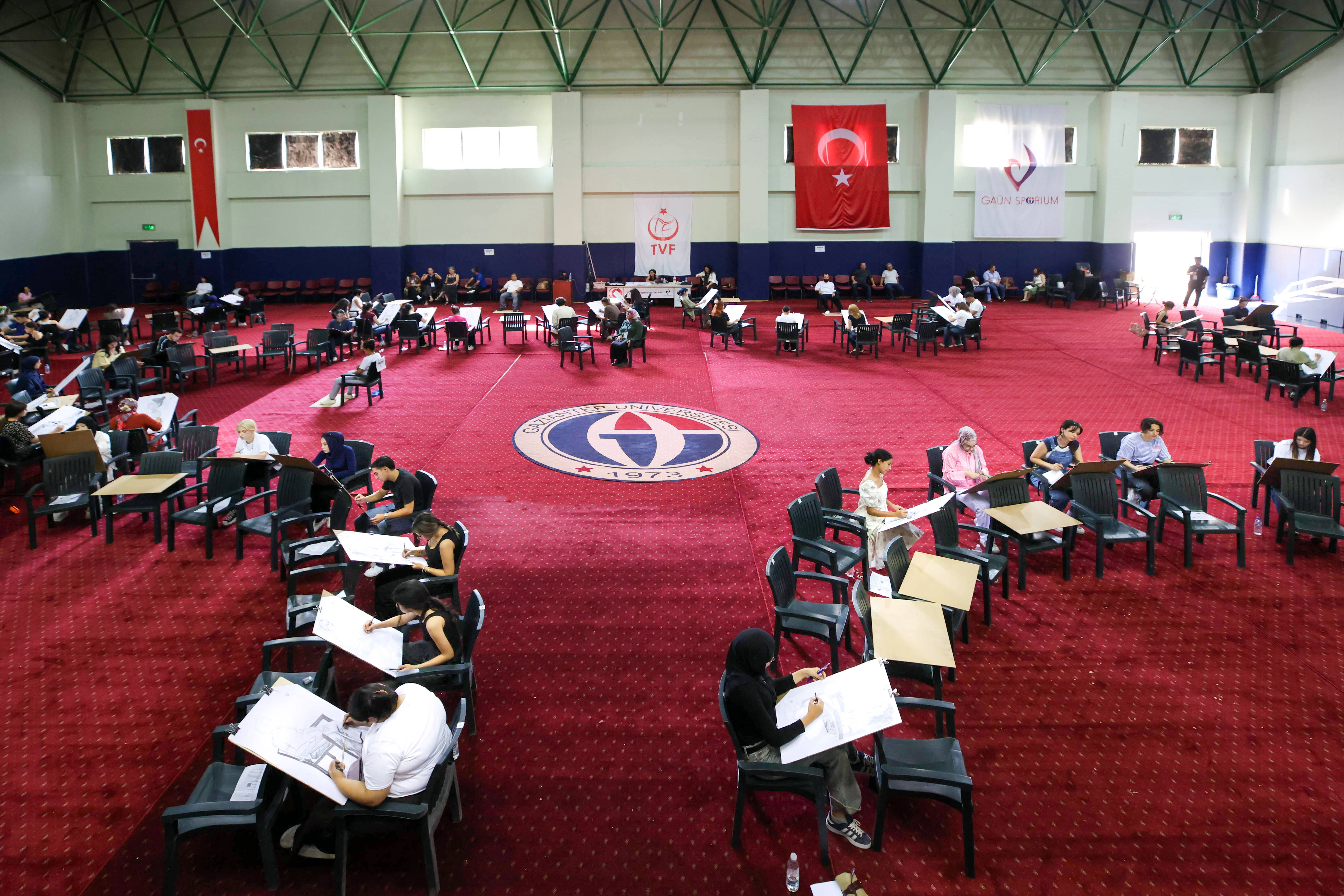 Gaün Güzel Sanatlar Fakültesi̇nde Özel Yetenek Sinavi Yapildi (1)