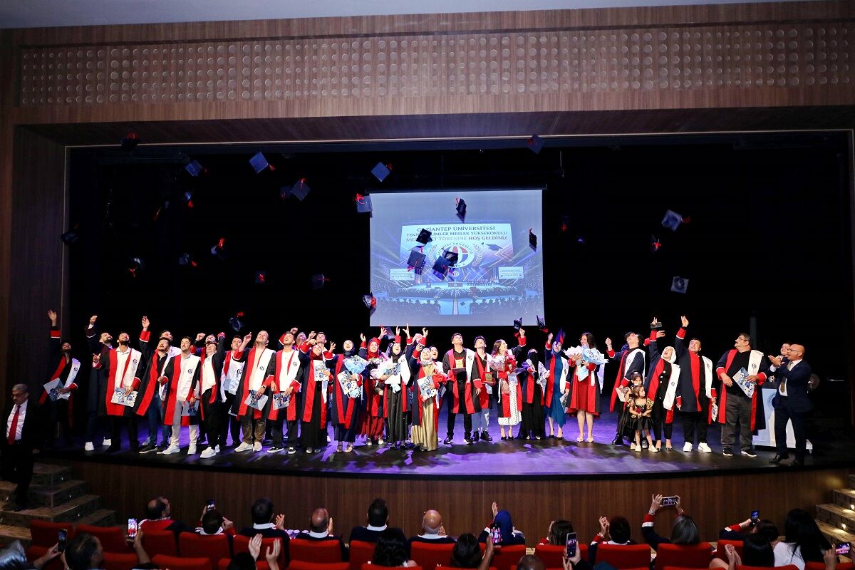 Gaziantep Üniversitesi'nde mezuniyet heyecanı!