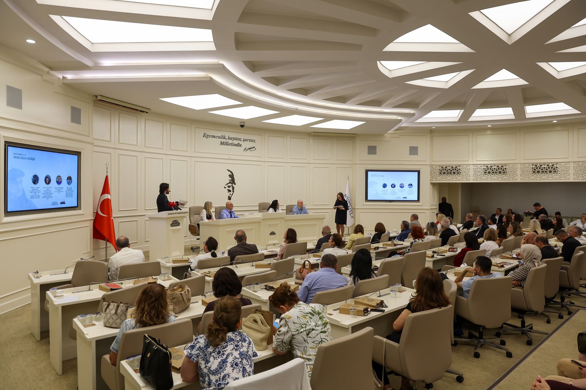 Meti̇n Sözen’i̇n Mi̇rasi Gazi̇antep’ten Geleceğe Taşiniyor (3)