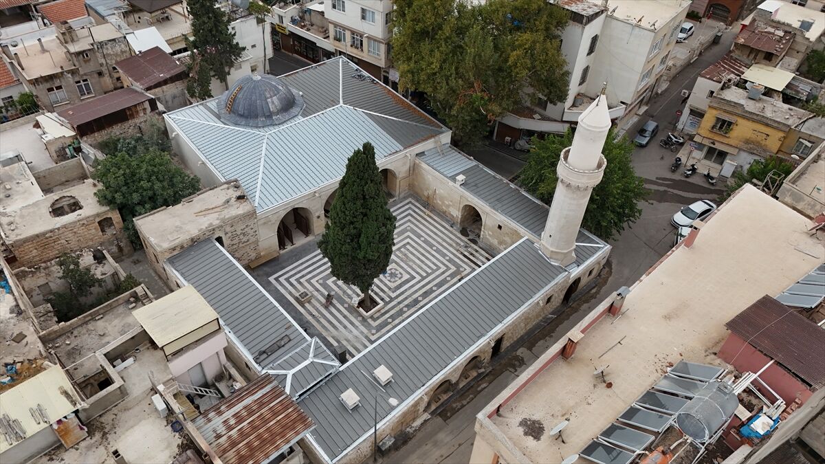 Depremde ağır hasar görmüştü! Tarihi Akcurun Camisi'nin restorasyonunda sona gelindi