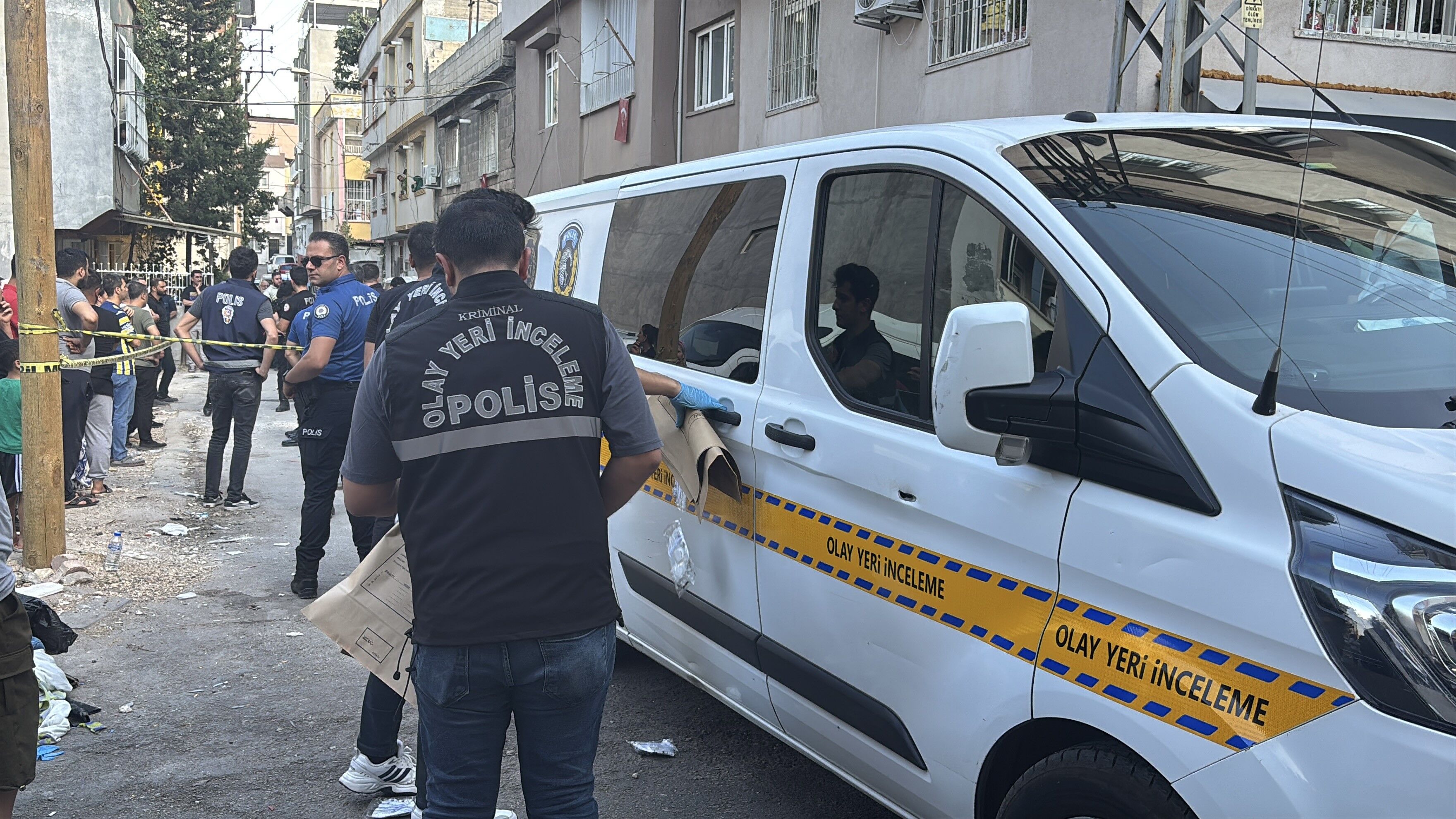 Gaziantep'te dehşet: Önce eşini öldürdü, sonra 3'ü çocuk 4 kişiyi yaraladı