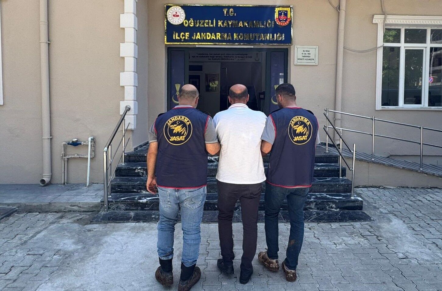 Dolandırıcılık, silahla tehdit ve adam öldürme… Suç makinesi Gaziantep’te yakaladı