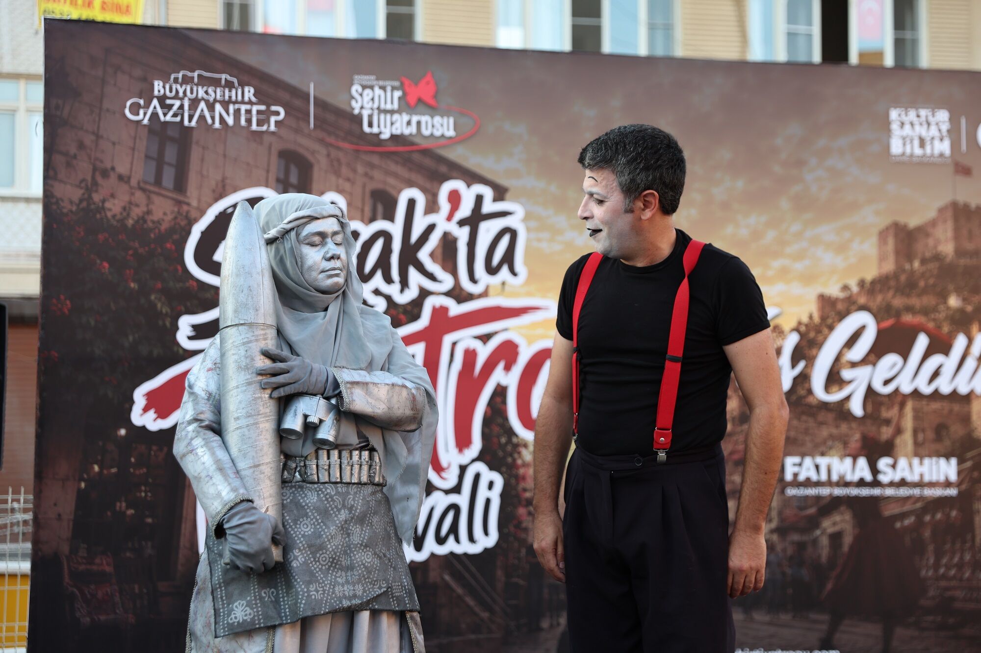 Şehi̇r Ti̇yatrosu Sokakta Ti̇yatro Festi̇vali̇ Başladi (6)