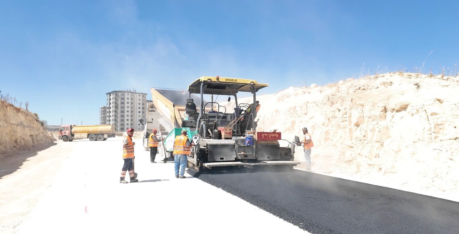 Gaziantep’te yollar kışa hazırlanıyor! 3 mahallede yollar yenilendi