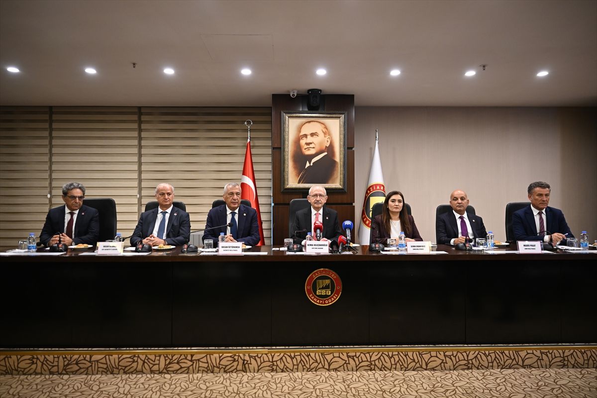 Kılıçdaroğlu, Gaziantepli sanayicilerle buluştu