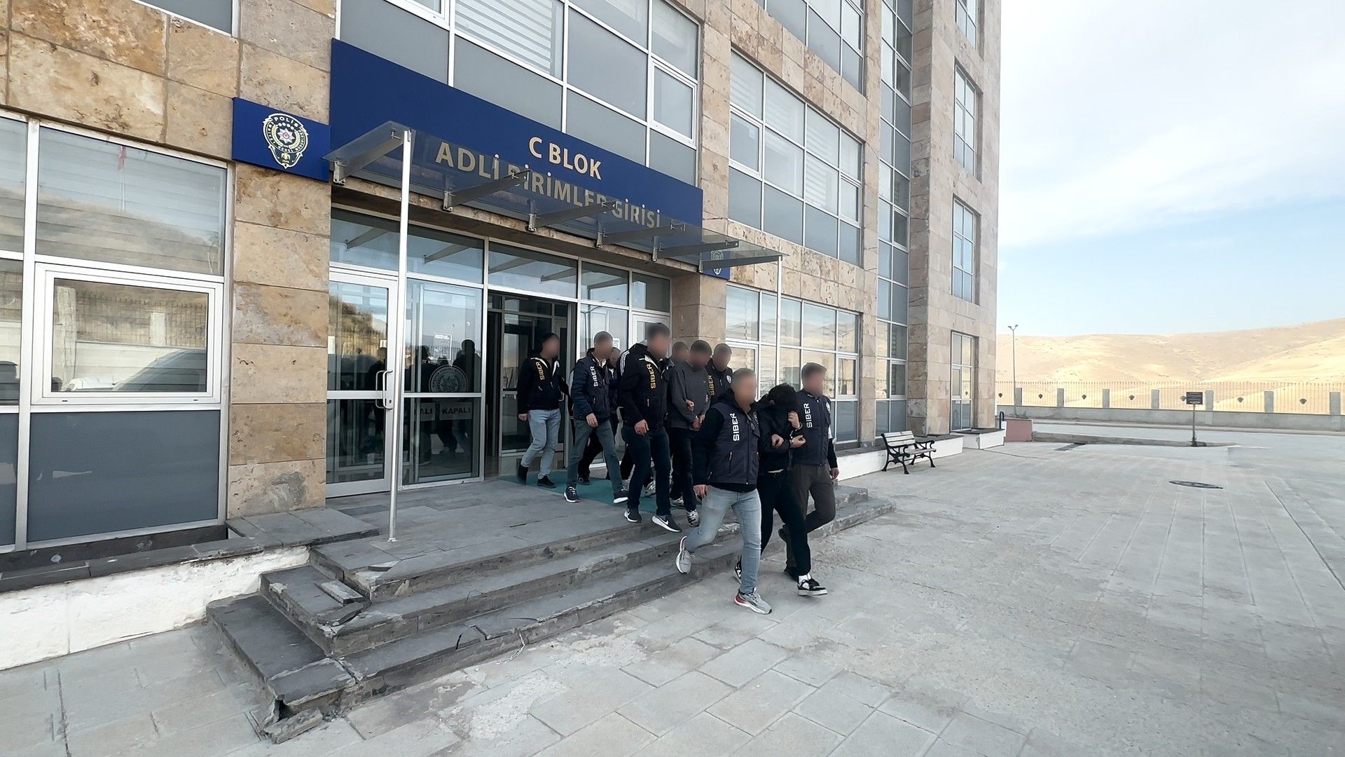1,3 milyar TL’lik vurgunda 12 şüpheli tutuklandı