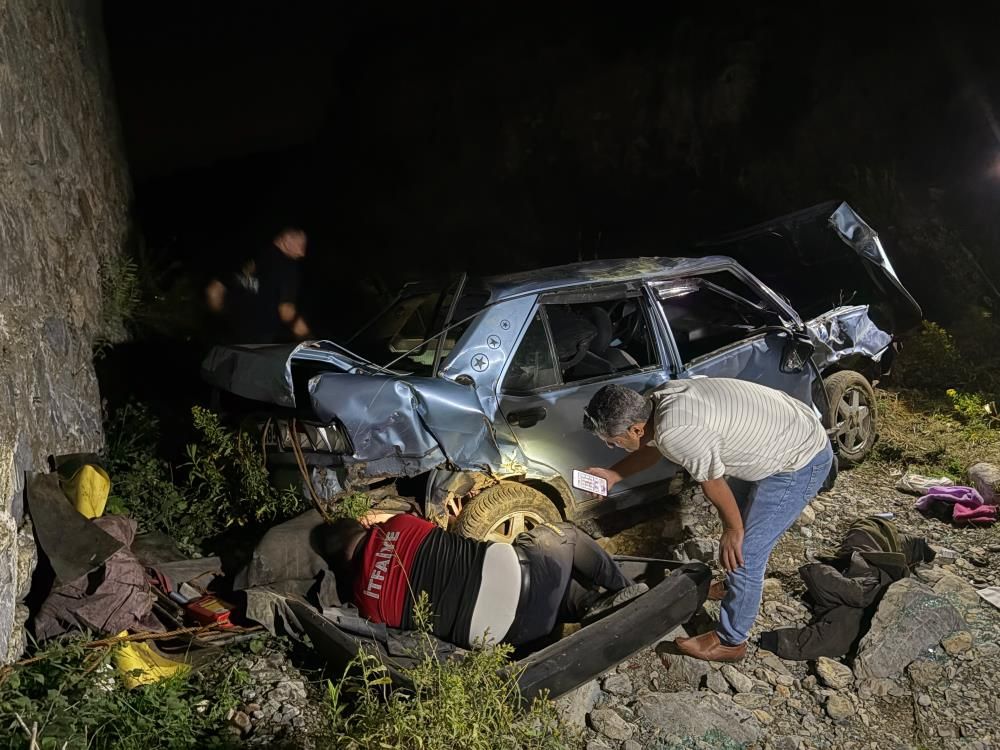 Gaziantep plakalı otomobil Osmaniye’de köprüden uçtu: 1 yaralı