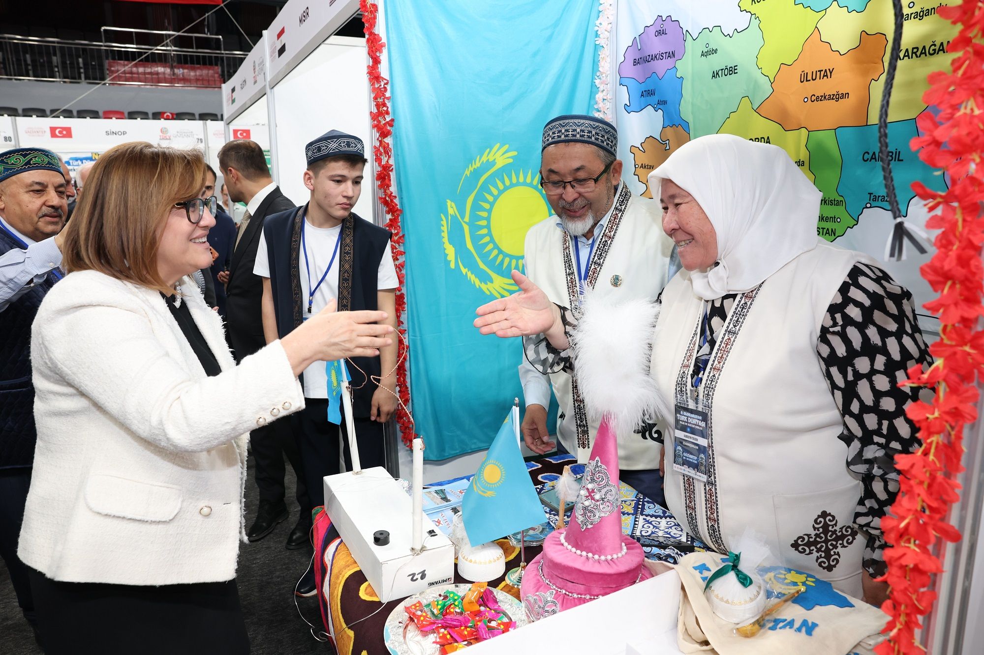 Gazi̇antep’te Türk Dünyasinin Genç Beyi̇nleri̇ Bi̇li̇m Ve Teknoloji̇ İçi̇n Buluştu! (1)