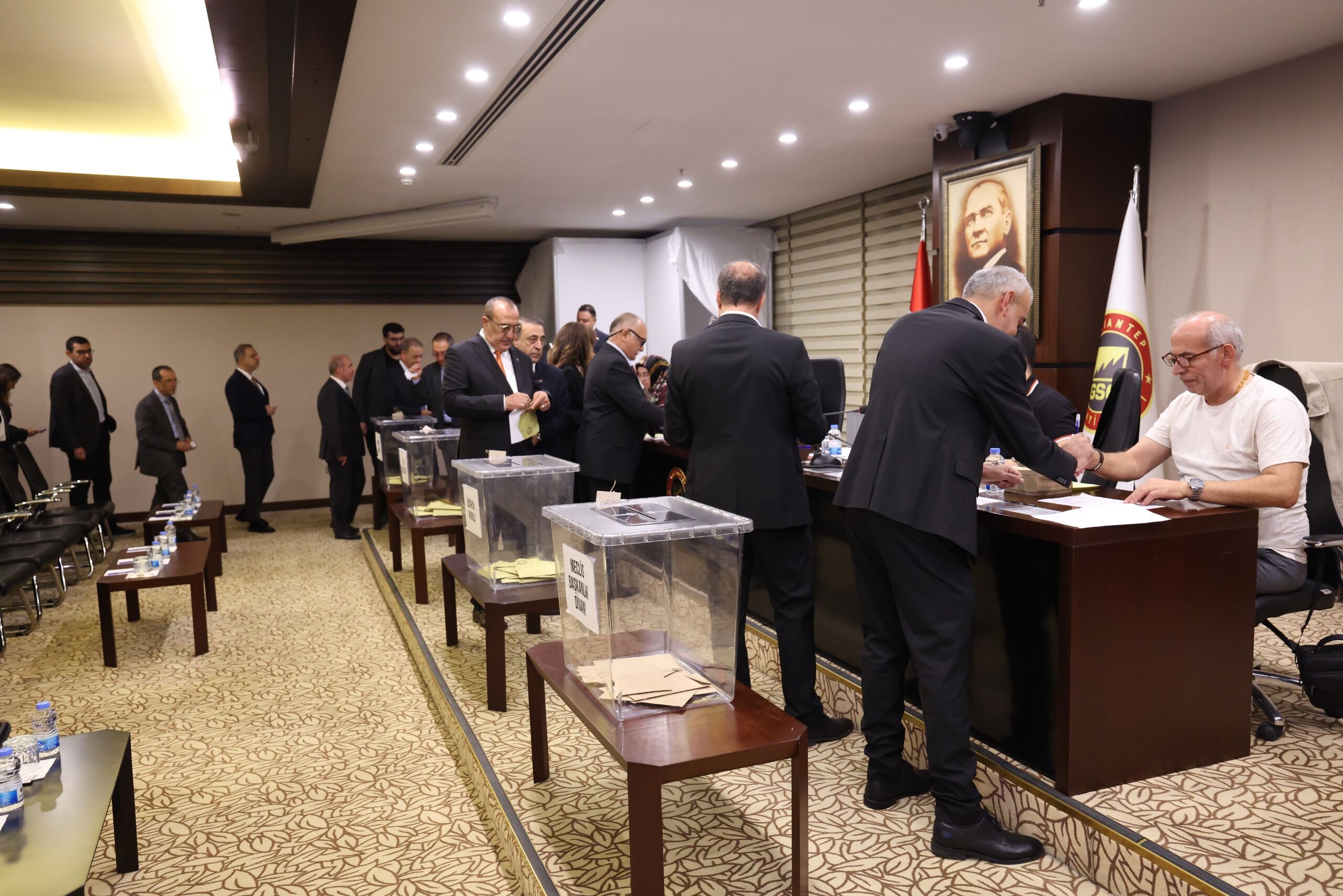 Gso'da Konukoğlu Ve Ünverdi̇ Yeni̇den Başkanliğa Seçi̇ldi̇ 6