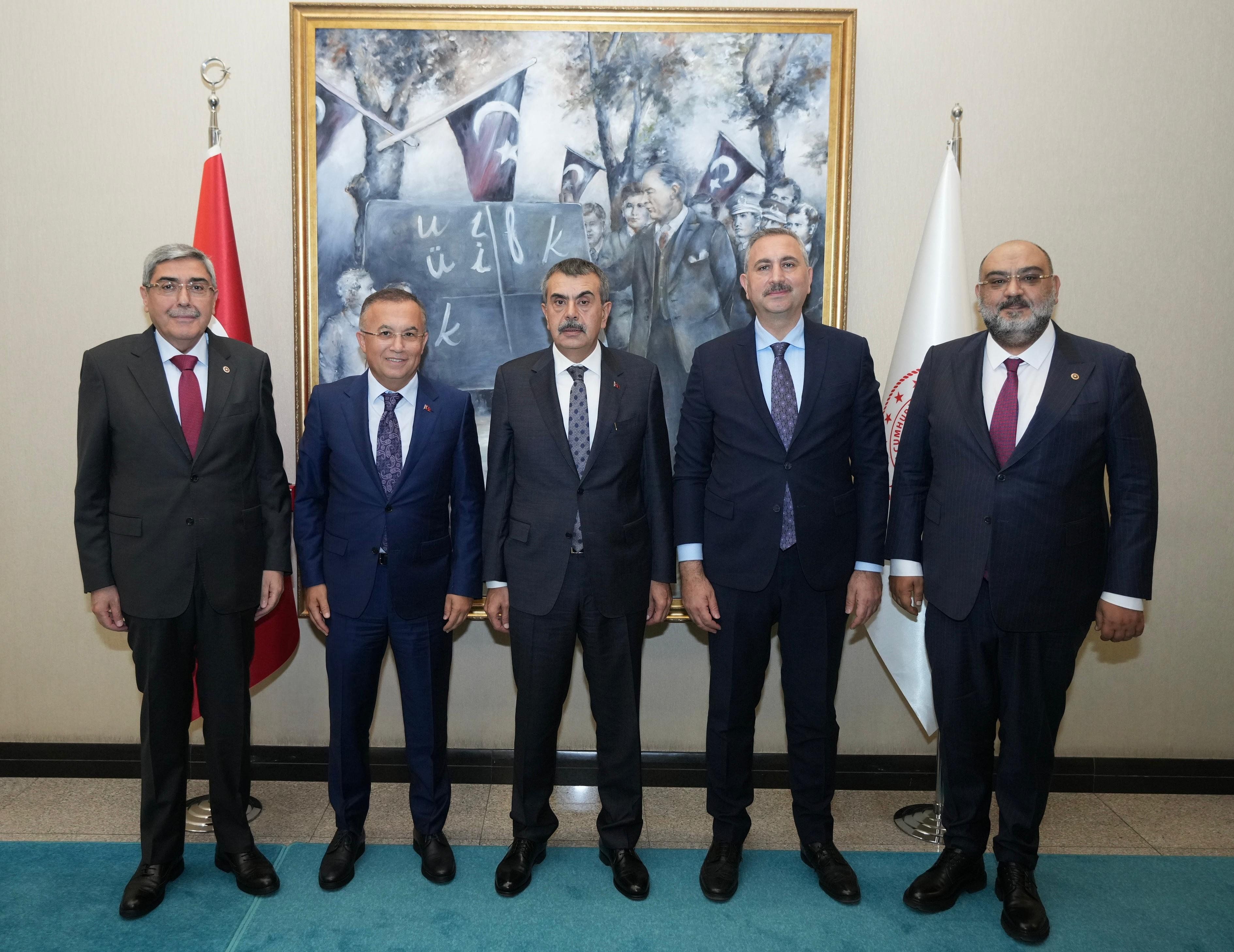 Gaziantep Heyetinden Bakan Tekin’e ziyaret! Eğitimimiz masada!