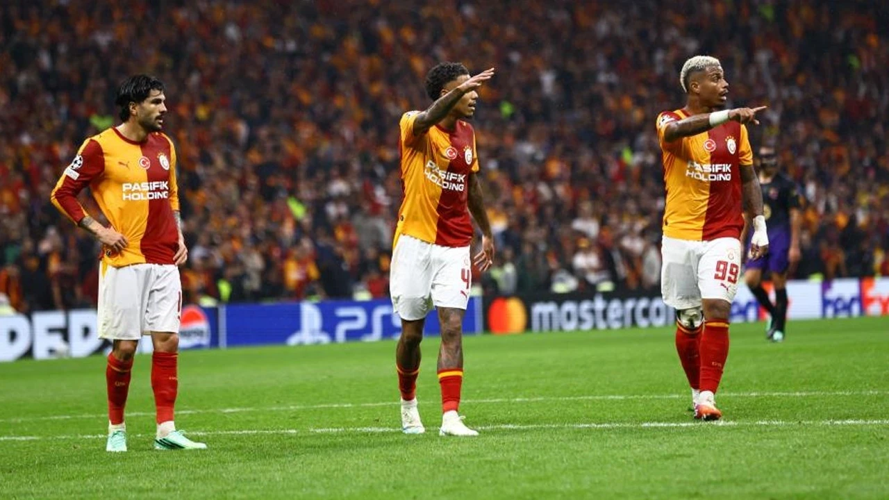 Galatasaray sahasında yıkıldı! Barcelona'ya 4-1 mağlup oldu…