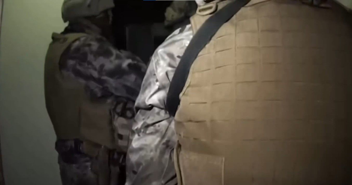FETÖ'ye 3 ilde şok operasyon! Milyonlarca liralık altın ele geçirildi...