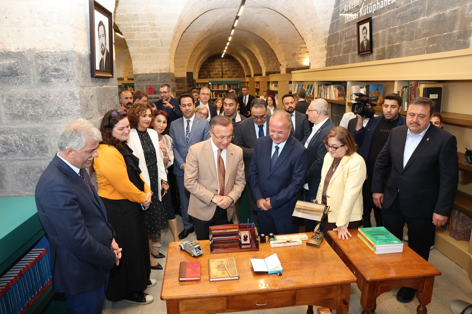 Prof. Dr. İlber Ortayli Arkeoloji̇ Ve Türkoloji̇ İhti̇sas Kütüphanesi̇’ni̇n Açiliş Programi Yapildi (1)