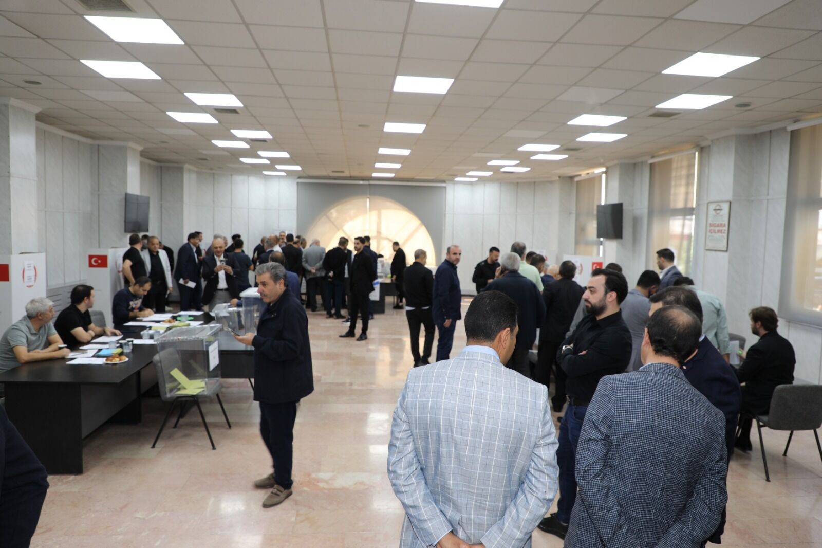 Gaziantep Ticaret Borsası’nda seçim heyecanı! Üyeler sandık başında…
