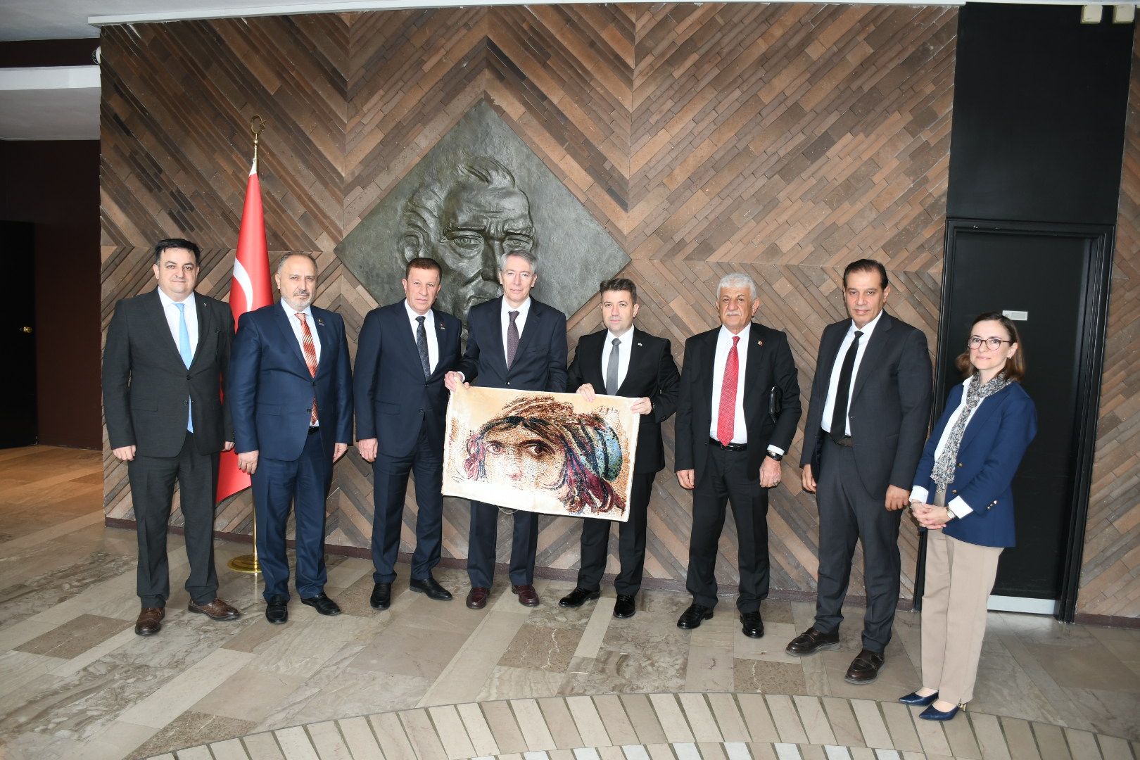 Gaziantepli halıcılardan Paris'te kritik temaslar
